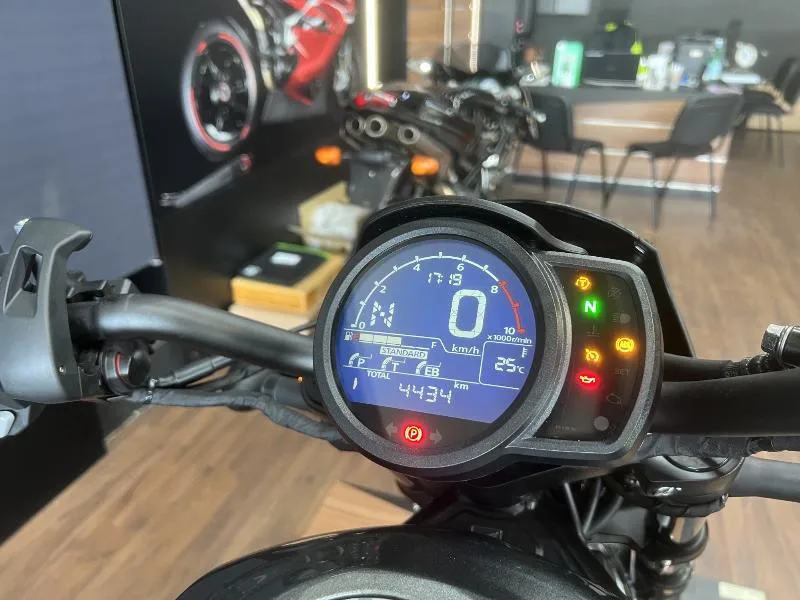 CMX 1100 REBEL