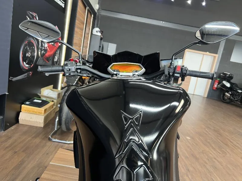 Z 1000