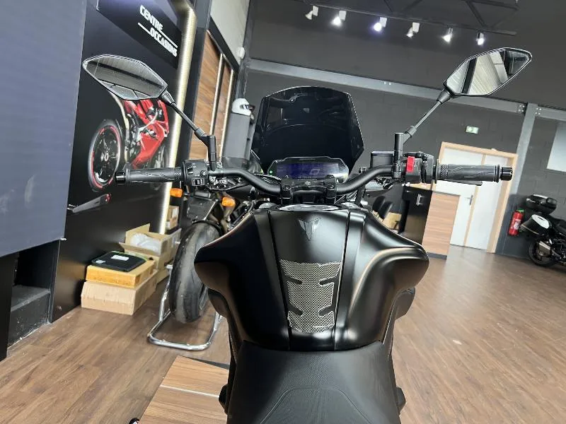 MT125 ABS