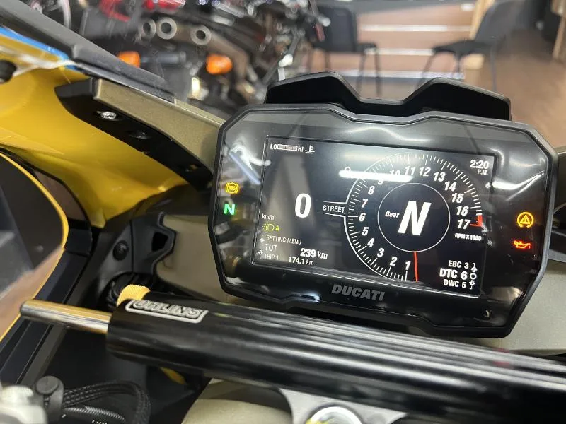 PANIGALE V4 R