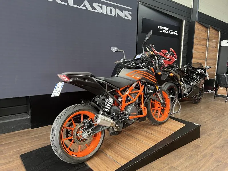 125 DUKE ABS
