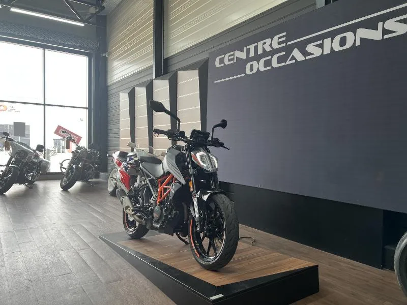125 DUKE ABS