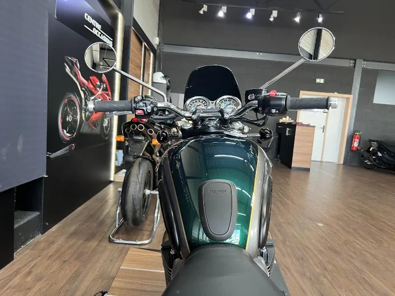 Bonneville T100