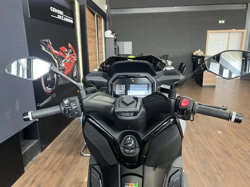 XMAX 300 Tech Max