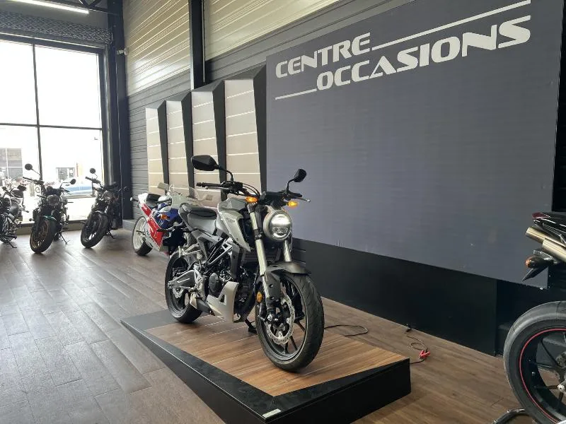 CB 125  R