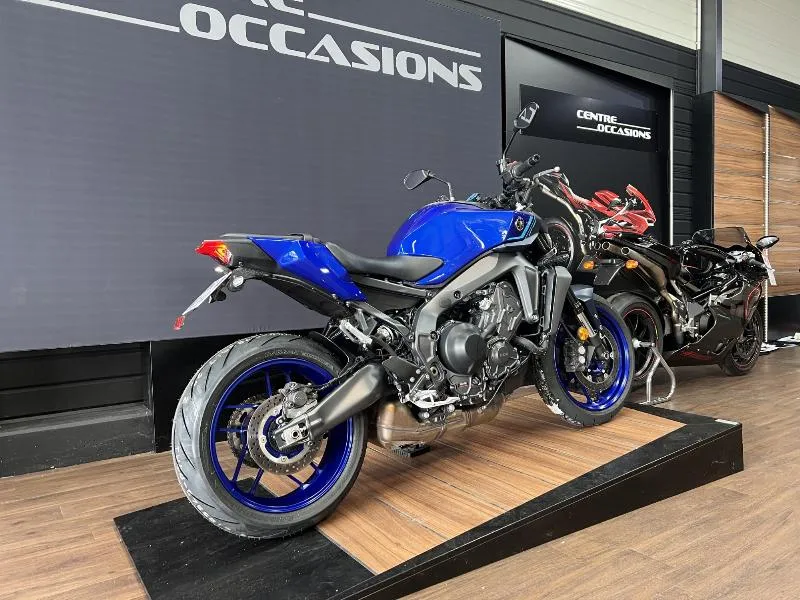 MT09