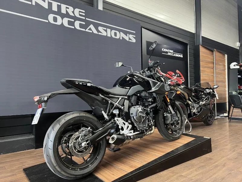 GSX8S