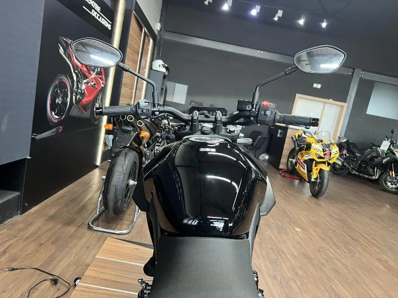 GSX8S