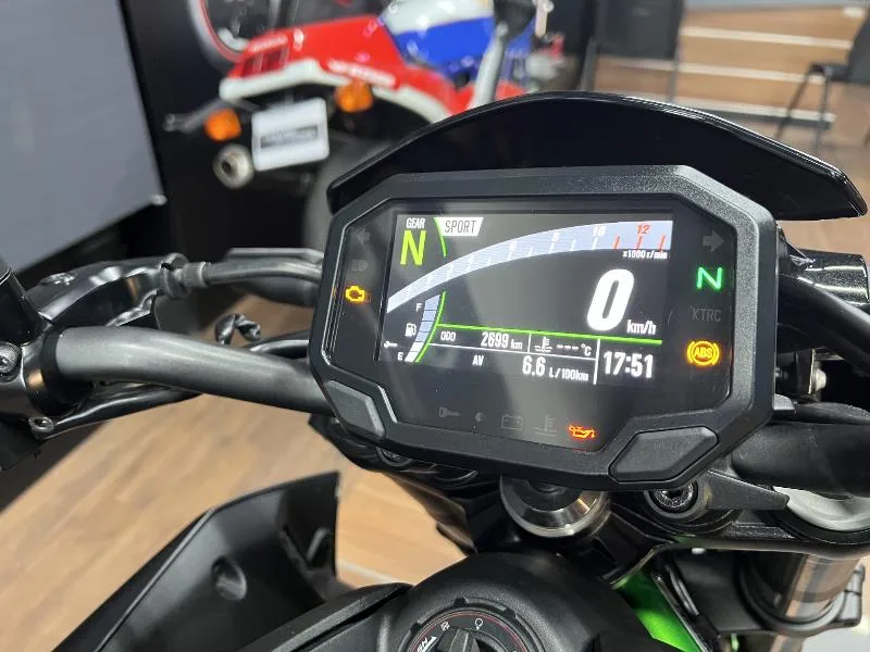 Z 900