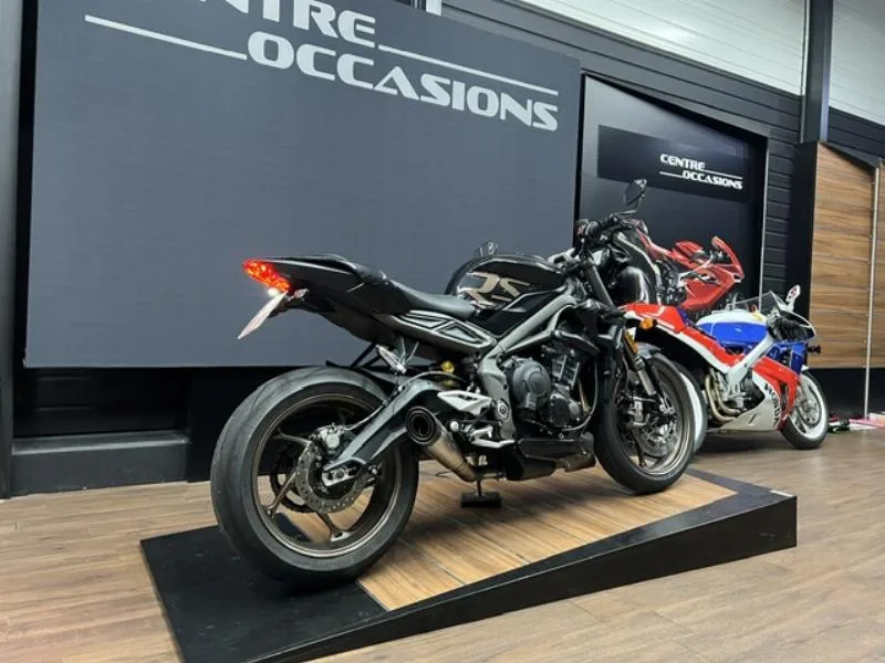 STREET TRIPLE 765 RS