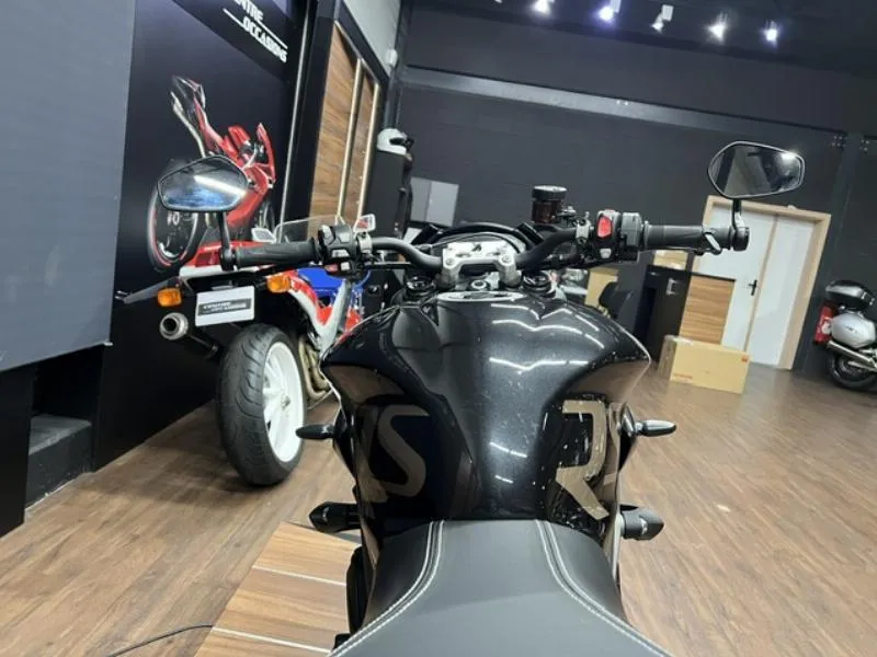 STREET TRIPLE 765 RS