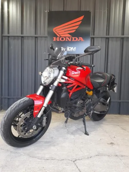 MONSTER 821