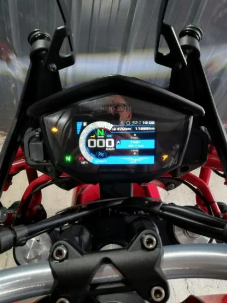 V85 TT