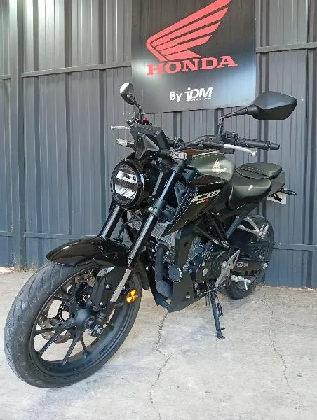 CB 125  R