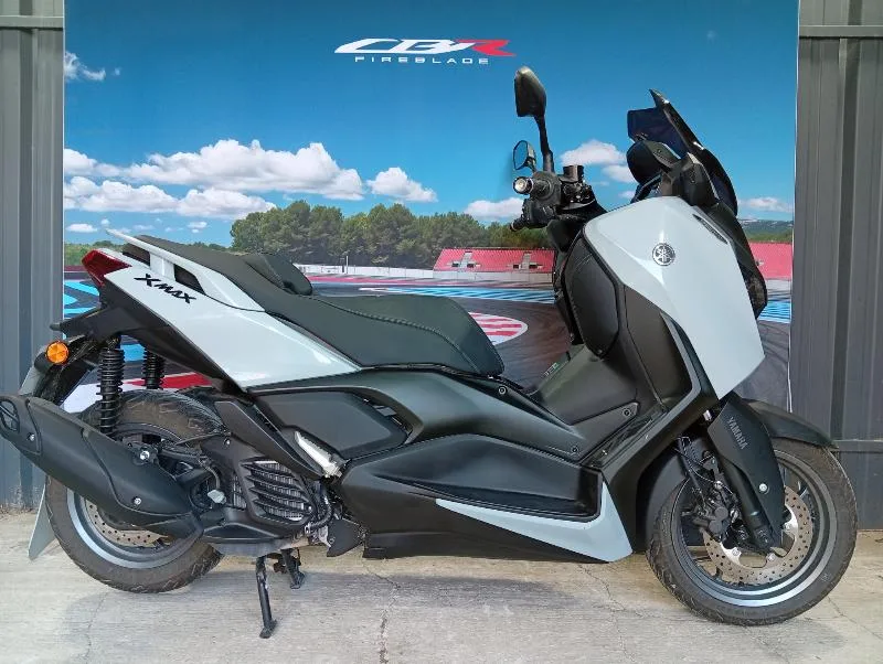 XMAX 125 TECH MAX
