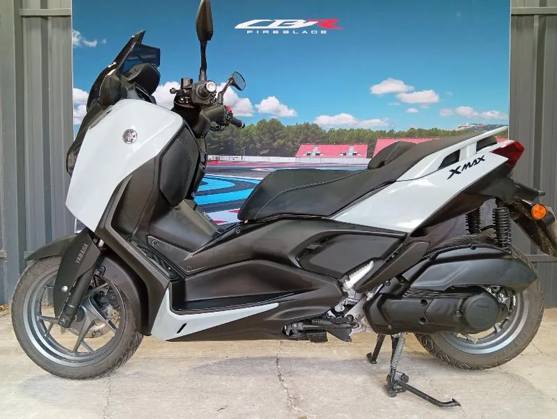 XMAX 125 TECH MAX