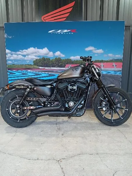 SPORTSTER IRON 883