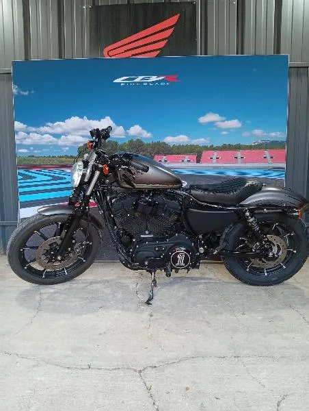SPORTSTER IRON 883