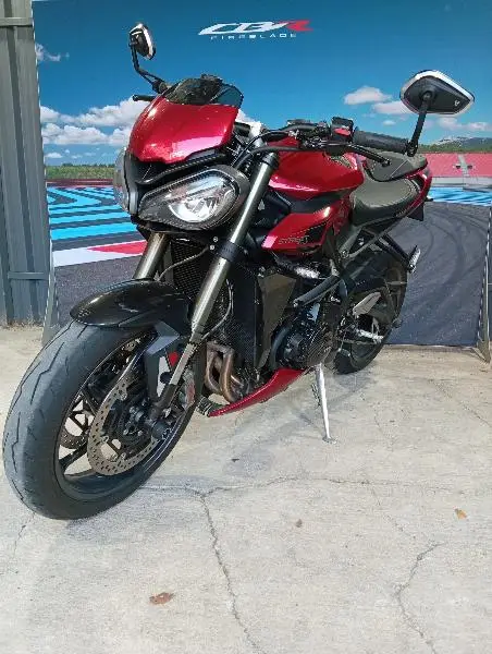 STREET TRIPLE 675 RS