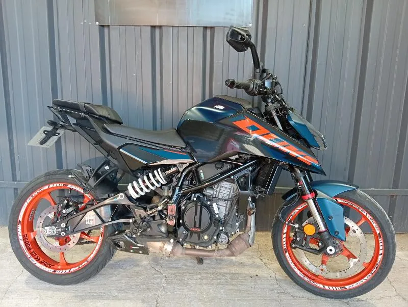 125 DUKE ABS