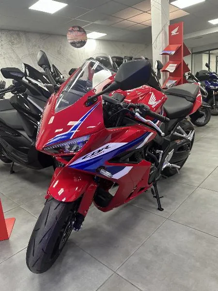 CBR 650 R  2025