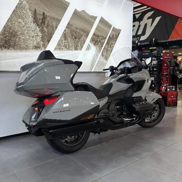 GL 1800 GOLDWING TOURING DCT