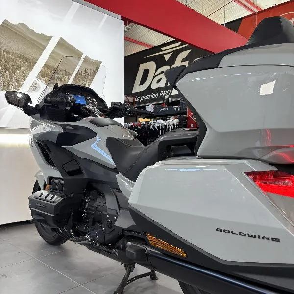 GL 1800 GOLDWING TOURING DCT