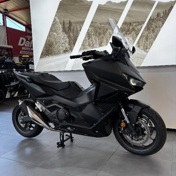 NSS FORZA 750