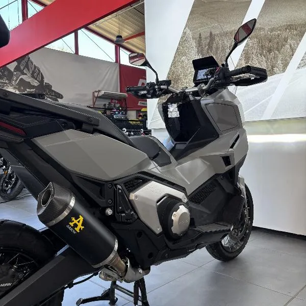 XADV 750 DCT