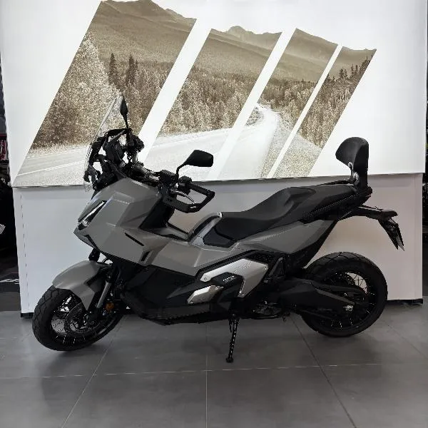 XADV 750 DCT