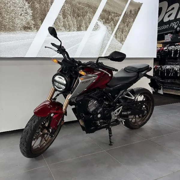 CB 125  R