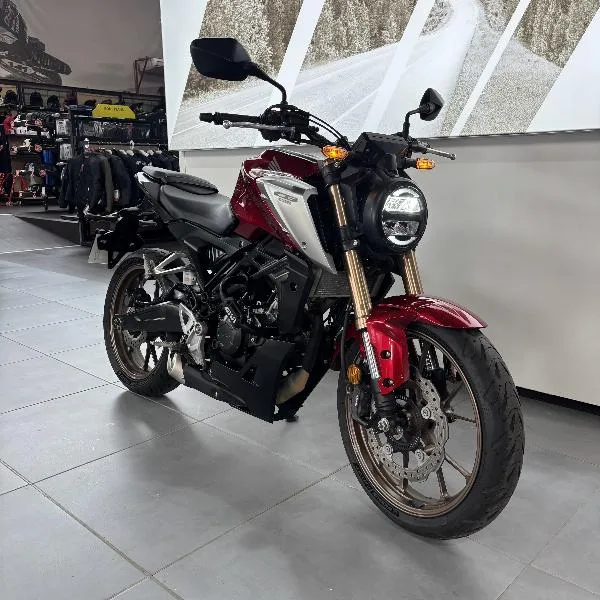 CB 125  R