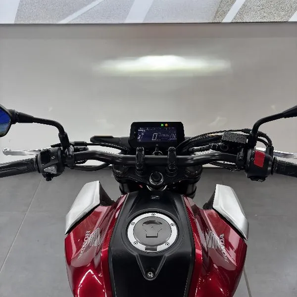 CB 125  R