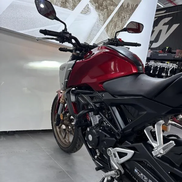 CB 125  R