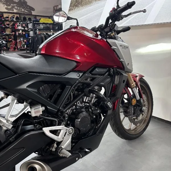 CB 125  R