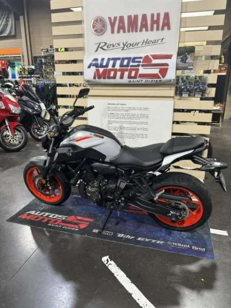 700 MT 07 35 KW
