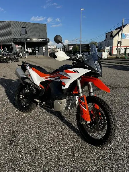 890 ADVENTURE R 2025