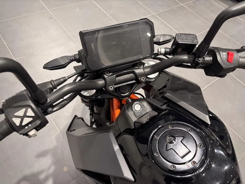 125 DUKE