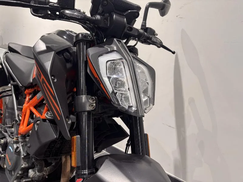 125 DUKE
