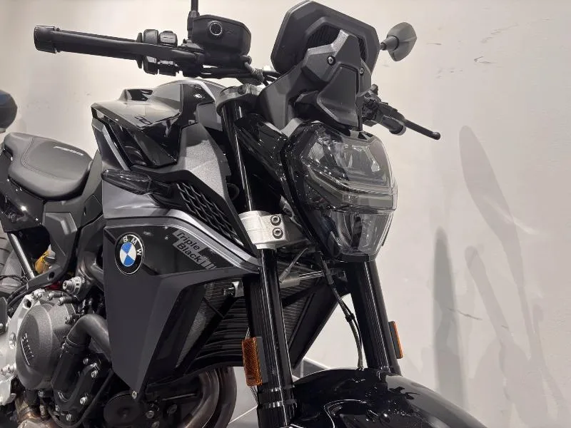 F 900 R