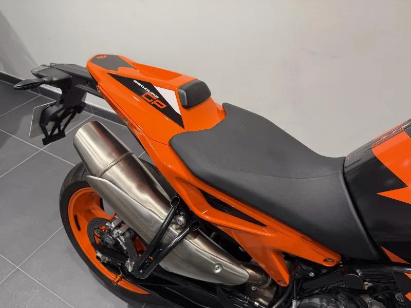 890 DUKE GP