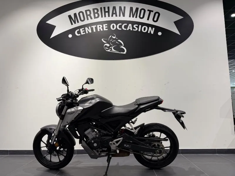 CB 125  R