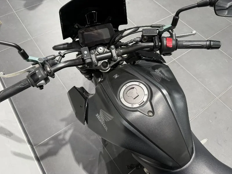 CB 125  R