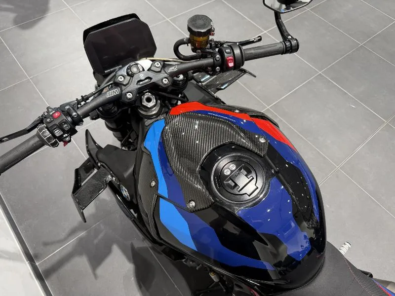 M 1000 R