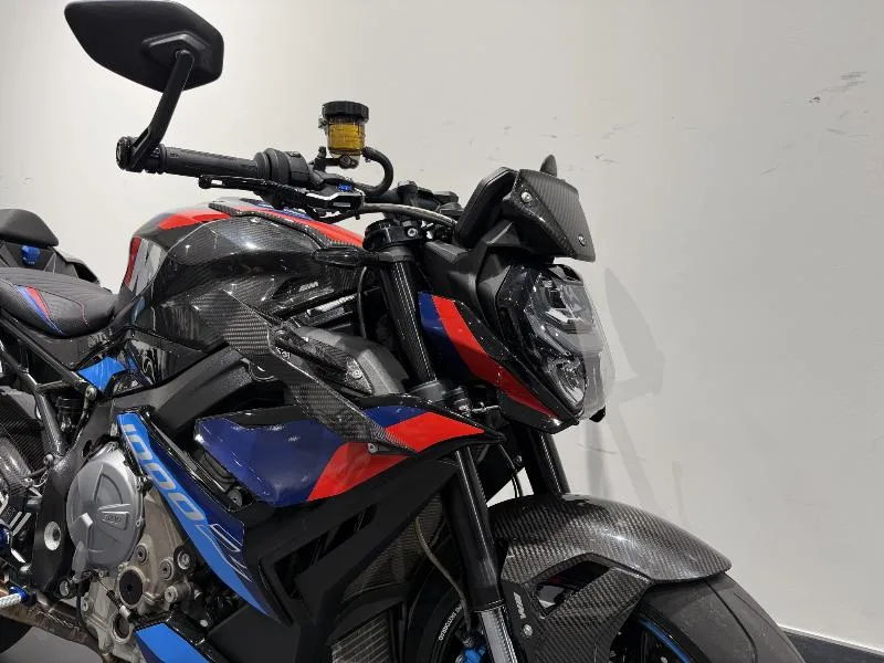 M 1000 R