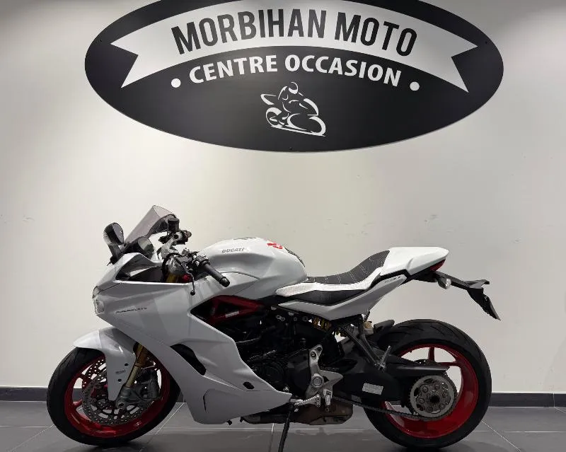 SUPERSPORT 939S