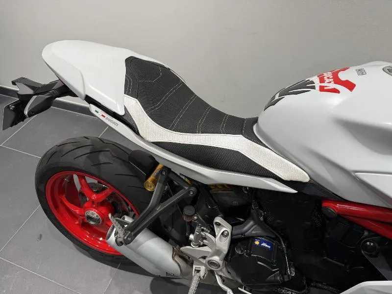 SUPERSPORT 939S