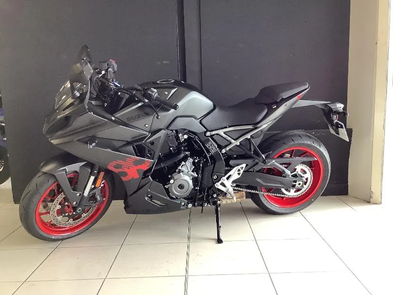 GSX8R
