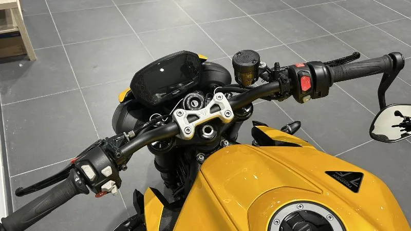STREET TRIPLE 765 RS