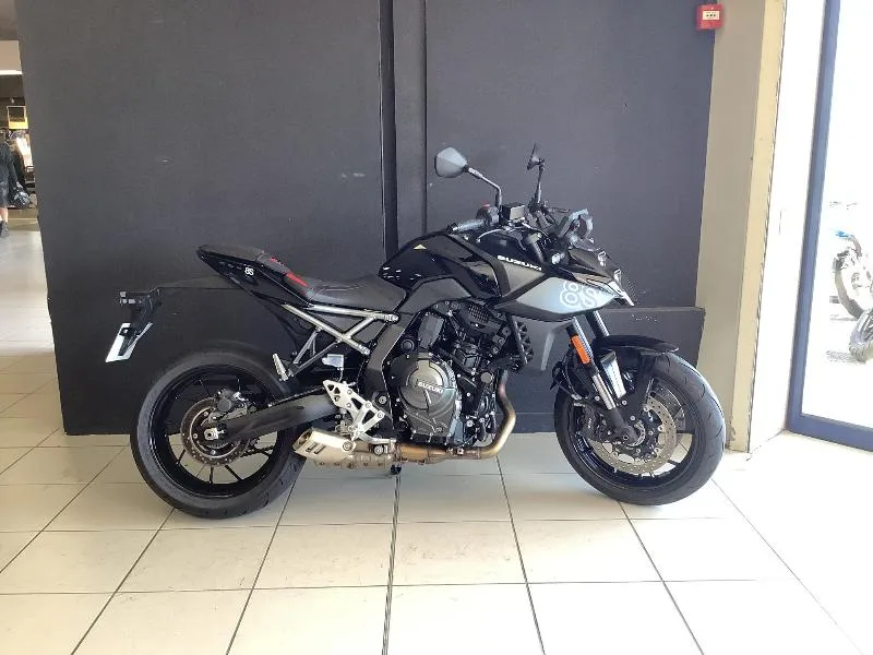 GSX8S